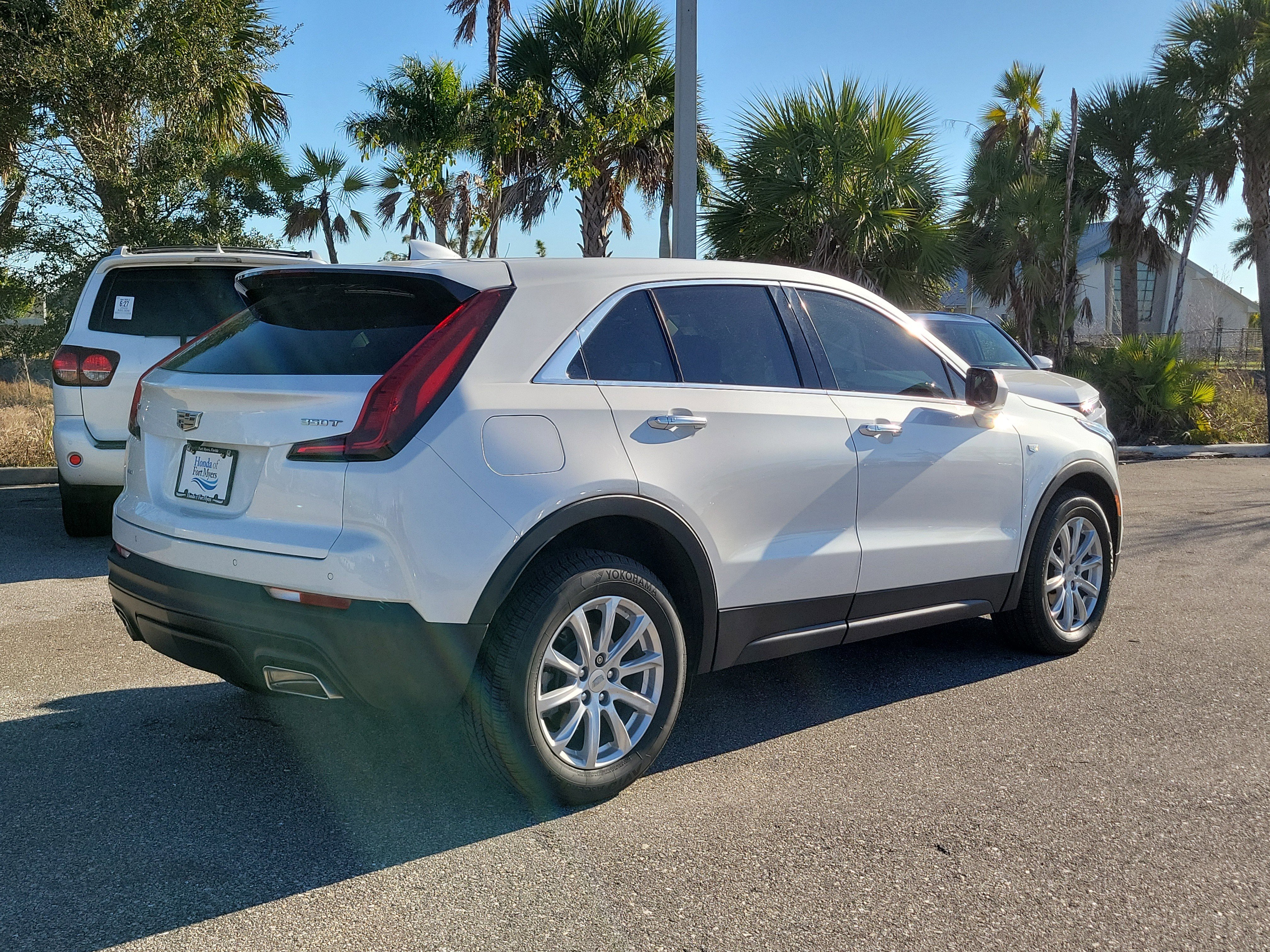 Used 2021 Cadillac XT4 Luxury w/ Driver Awareness Package image 3