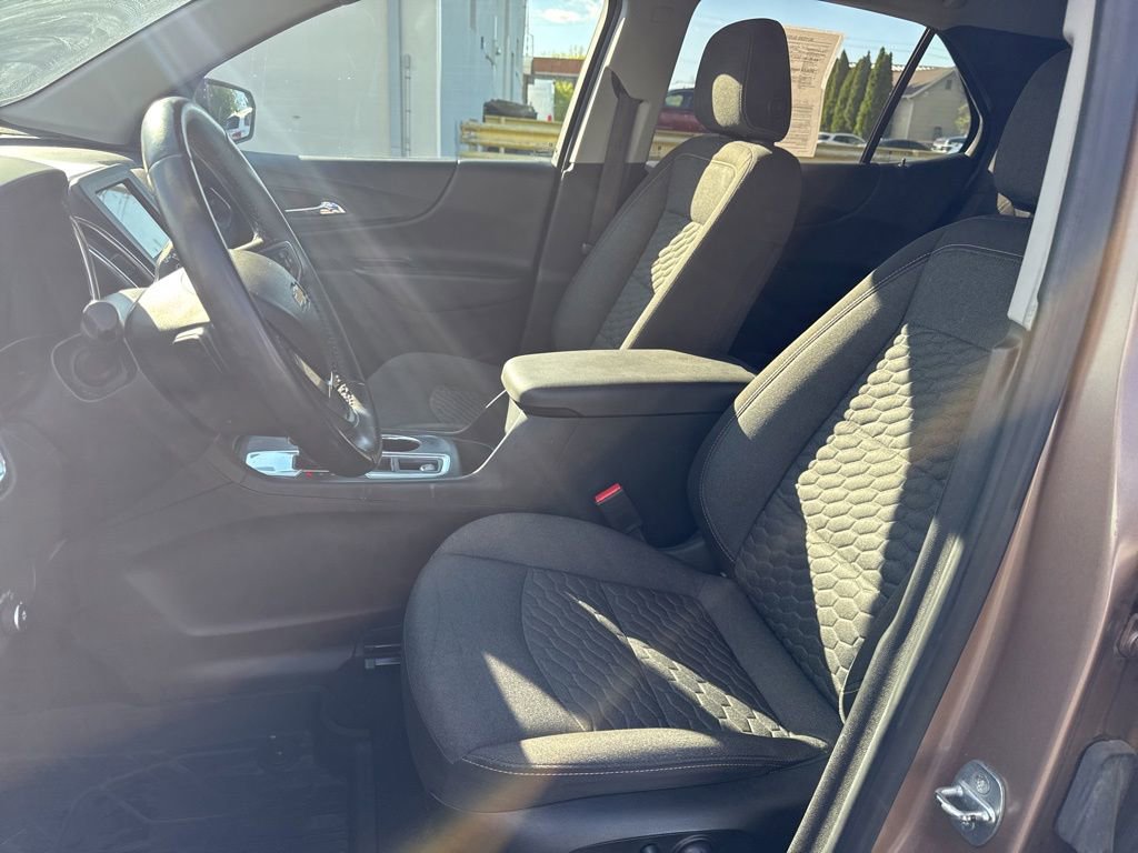 Used 2019 Chevrolet Equinox LT w/ Driver Convenience Package FWD image 13