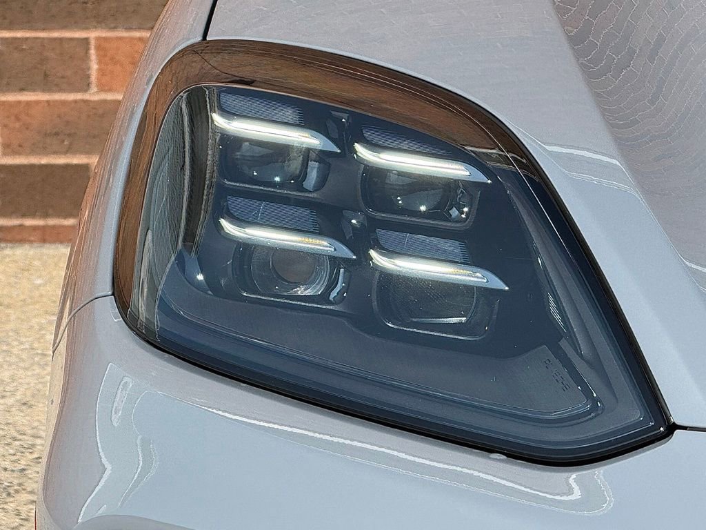 New 2026 Porsche Cayenne S image 12