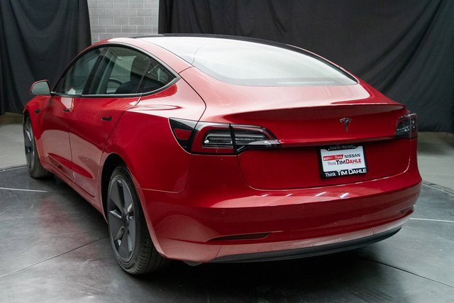 Used 2022 Tesla Model 3 Standard Range image 10