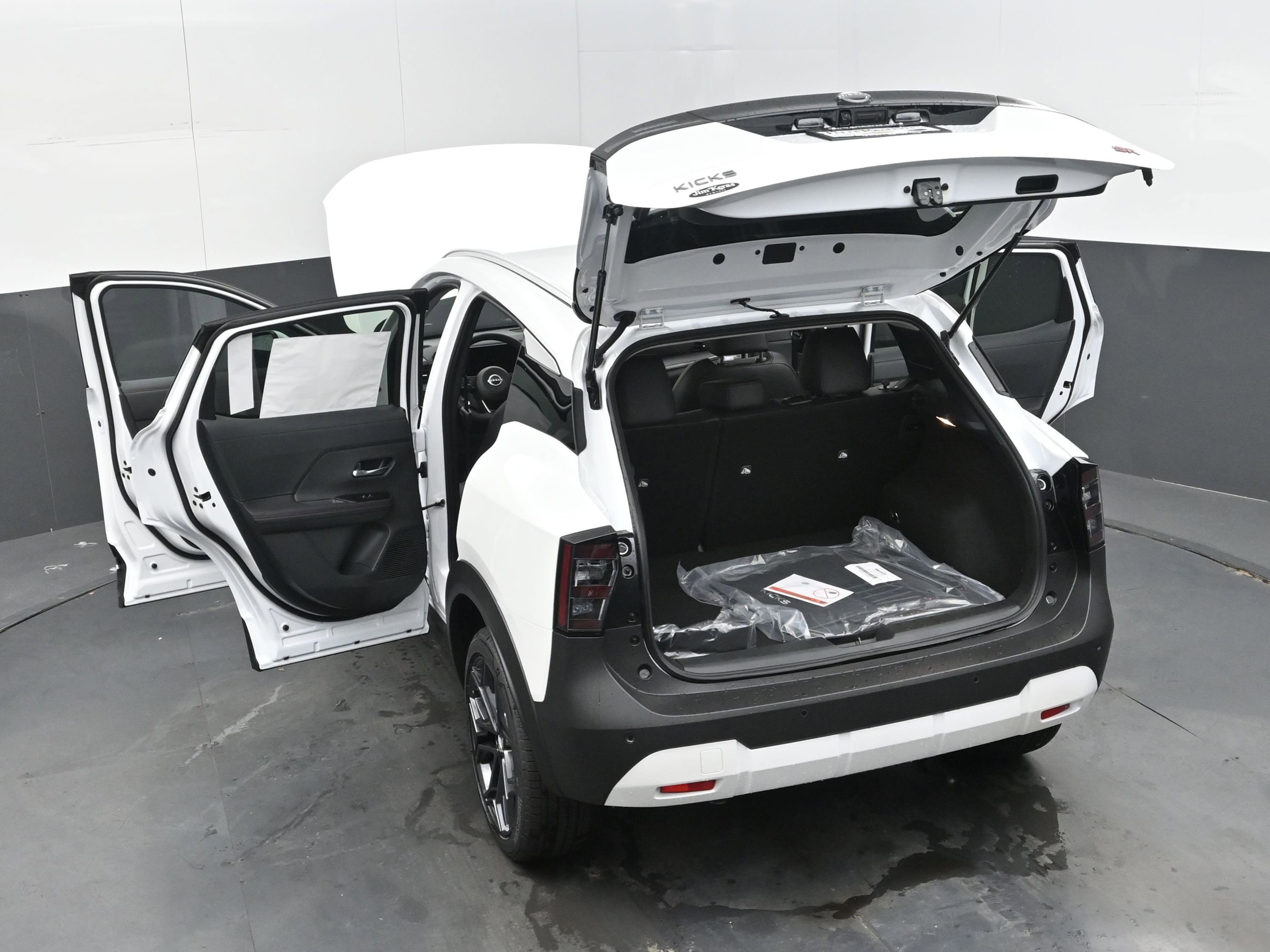 New 2025 Nissan Kicks SR image 54