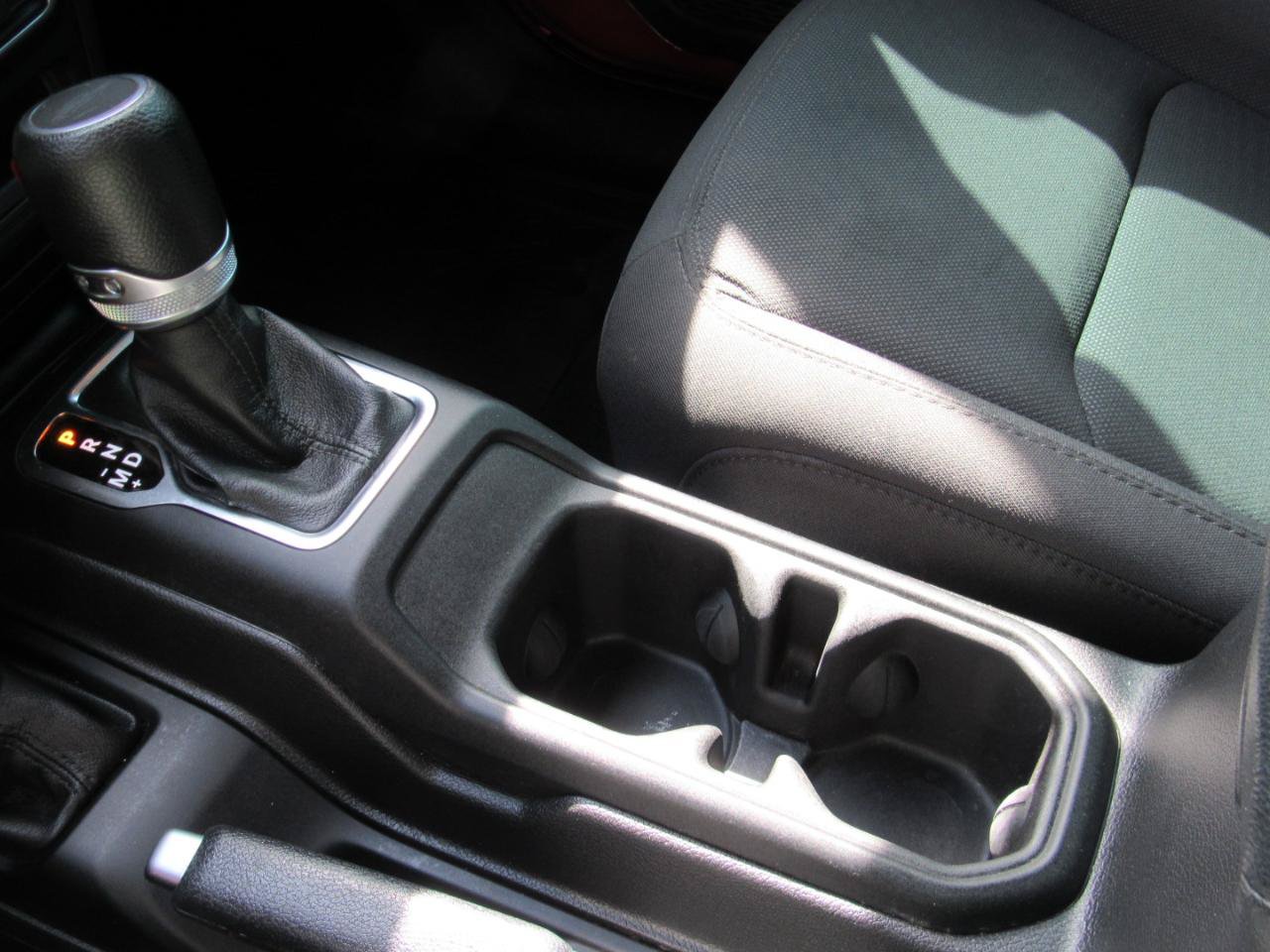 Used 2023 Jeep Gladiator Sport AWD/4WD image 7
