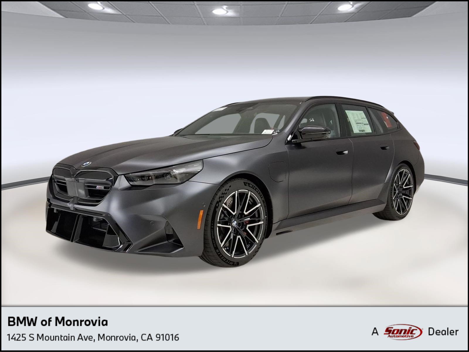 New 2027 BMW M5 Touring AWD/4WD image 1