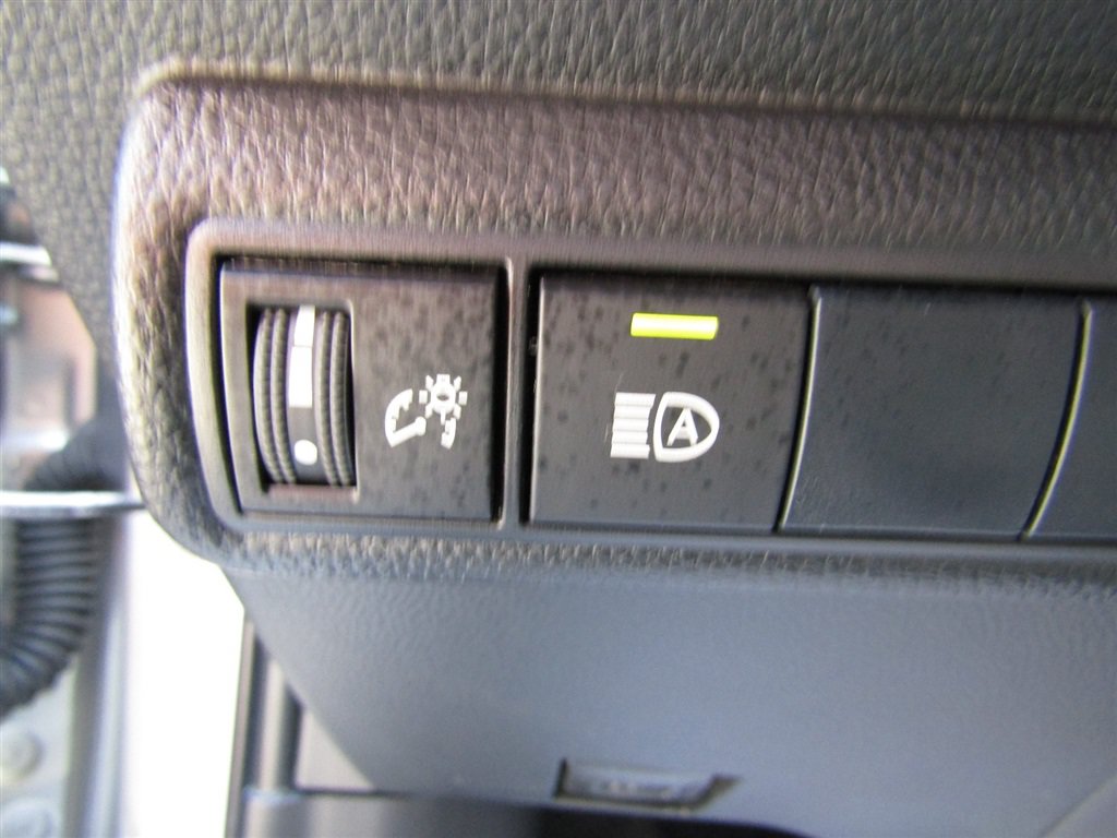 Used 2022 Toyota Corolla LE w/ Carpet Mat Package (TMS) FWD image 25