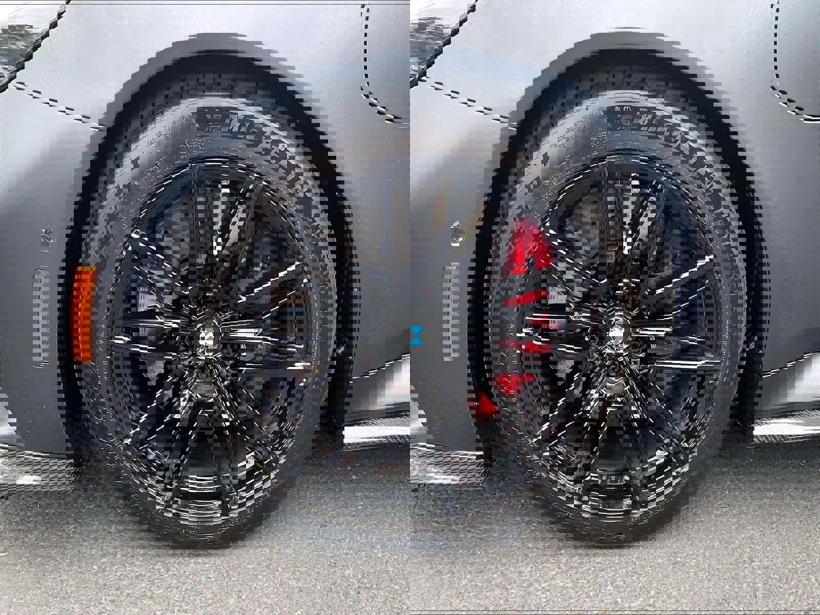 Used 2025 BMW M5 w/ Carbon Package image 11