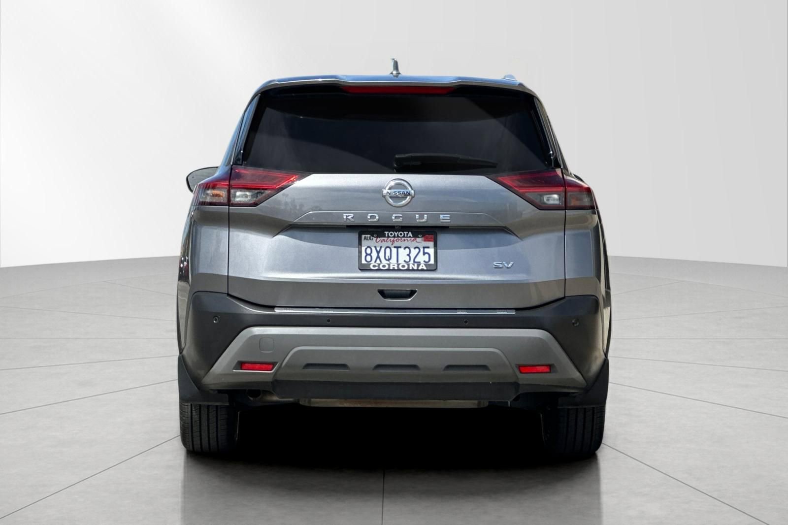 Used 2021 Nissan Rogue SV w/ Premium Package image 4