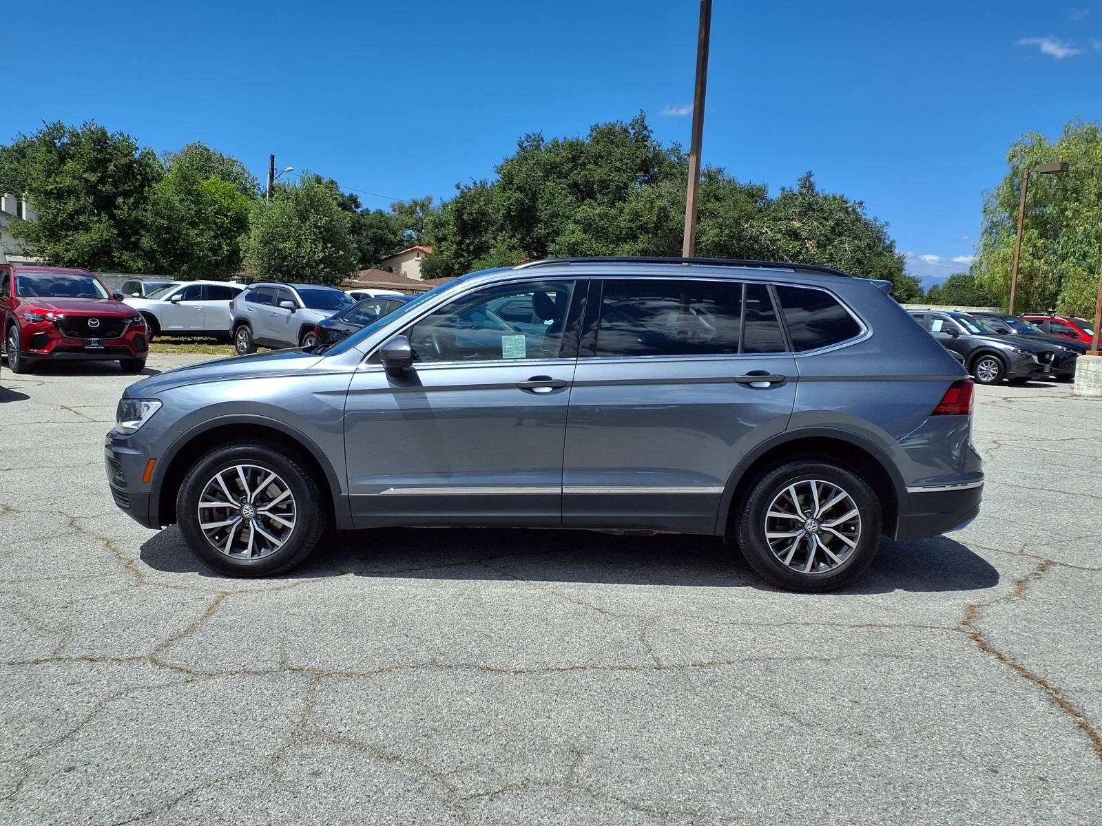 Used 2020 Volkswagen Tiguan SE FWD image 3