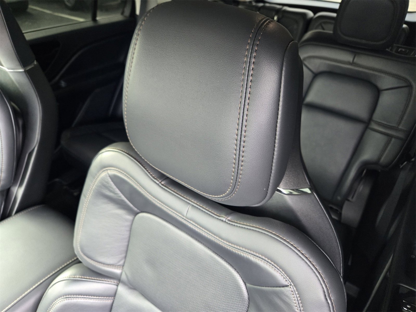 Used 2025 Lincoln Aviator Reserve w/ Equipment Group 201A image 22