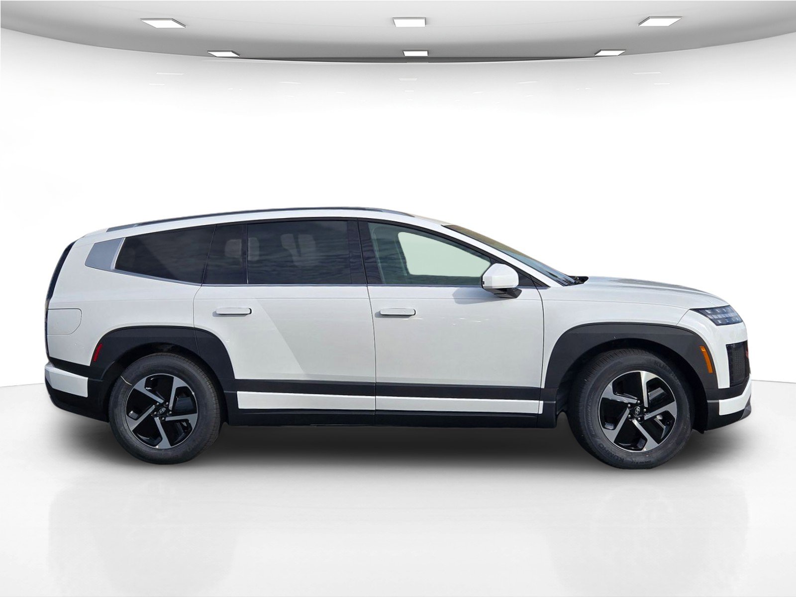 New 2026 Hyundai Ioniq 9 SE w/ Tow & Go Package image 4