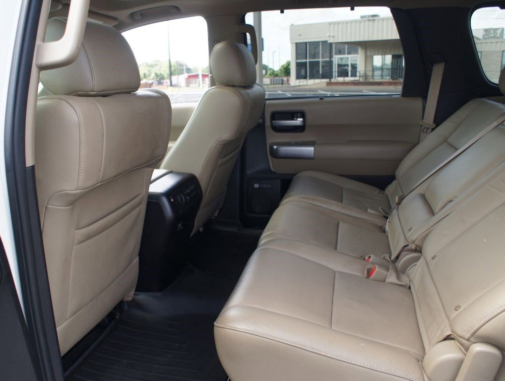 Used 2018 Toyota Sequoia Limited w/ Safety & Convenience Package AWD/4WD image 15