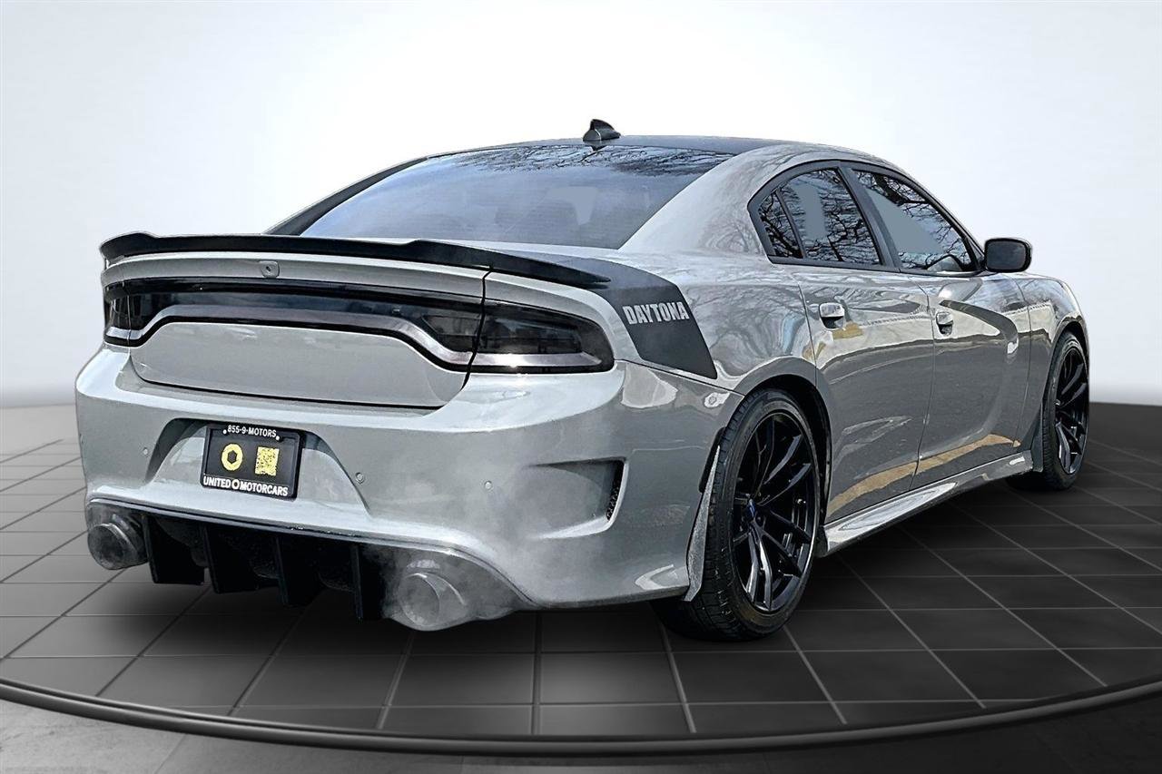 Used 2018 Dodge Charger R/T image 6