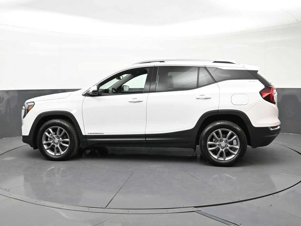 Used 2023 GMC Terrain SLT AWD/4WD image 2