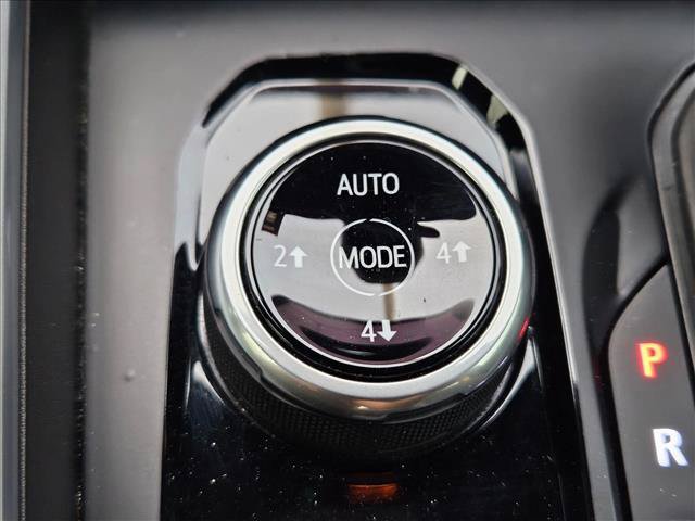 Used 2024 Chevrolet Colorado ZR2 w/ Technology Package AWD/4WD image 22
