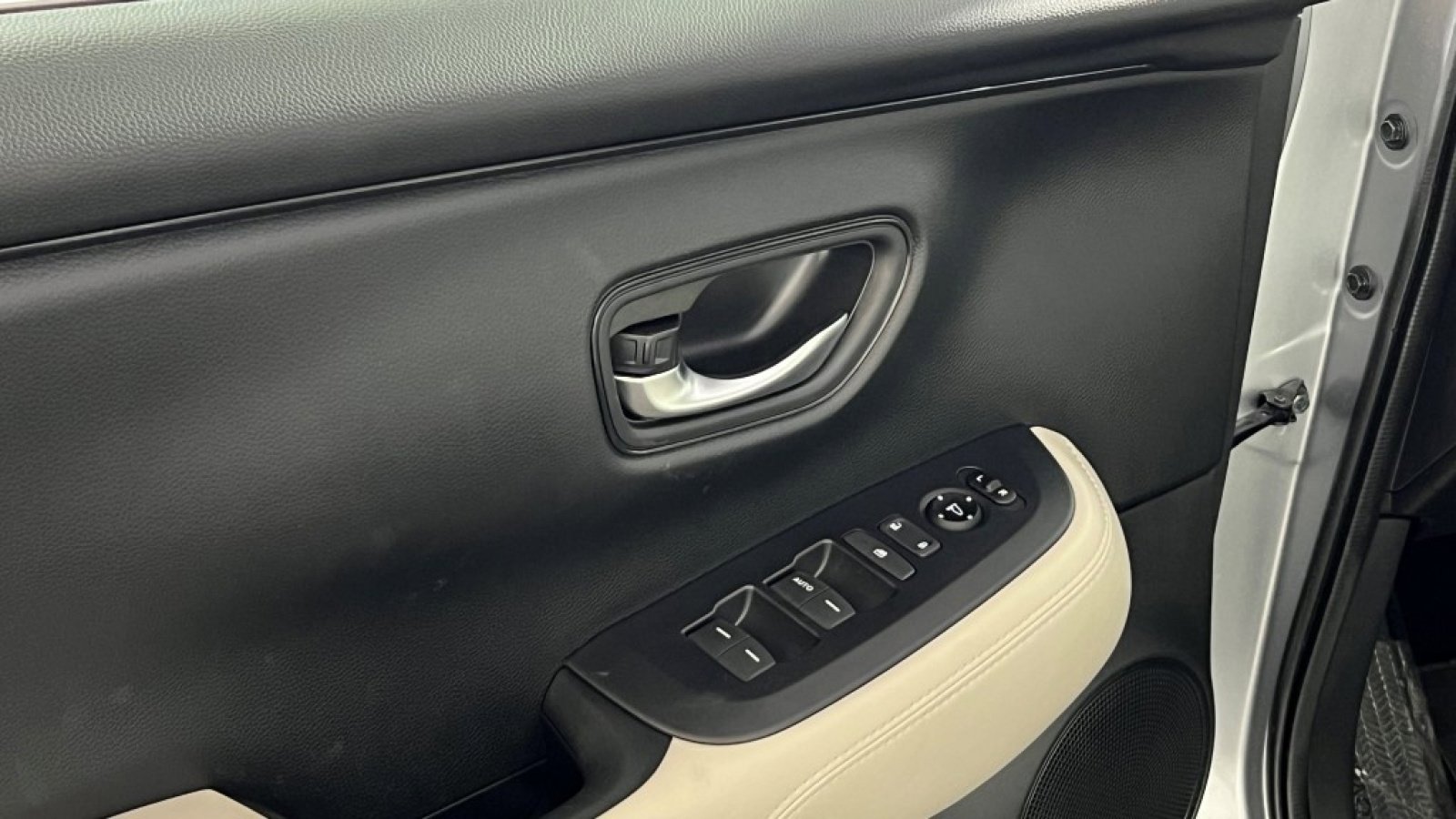 Used 2026 Honda HR-V LX image 15