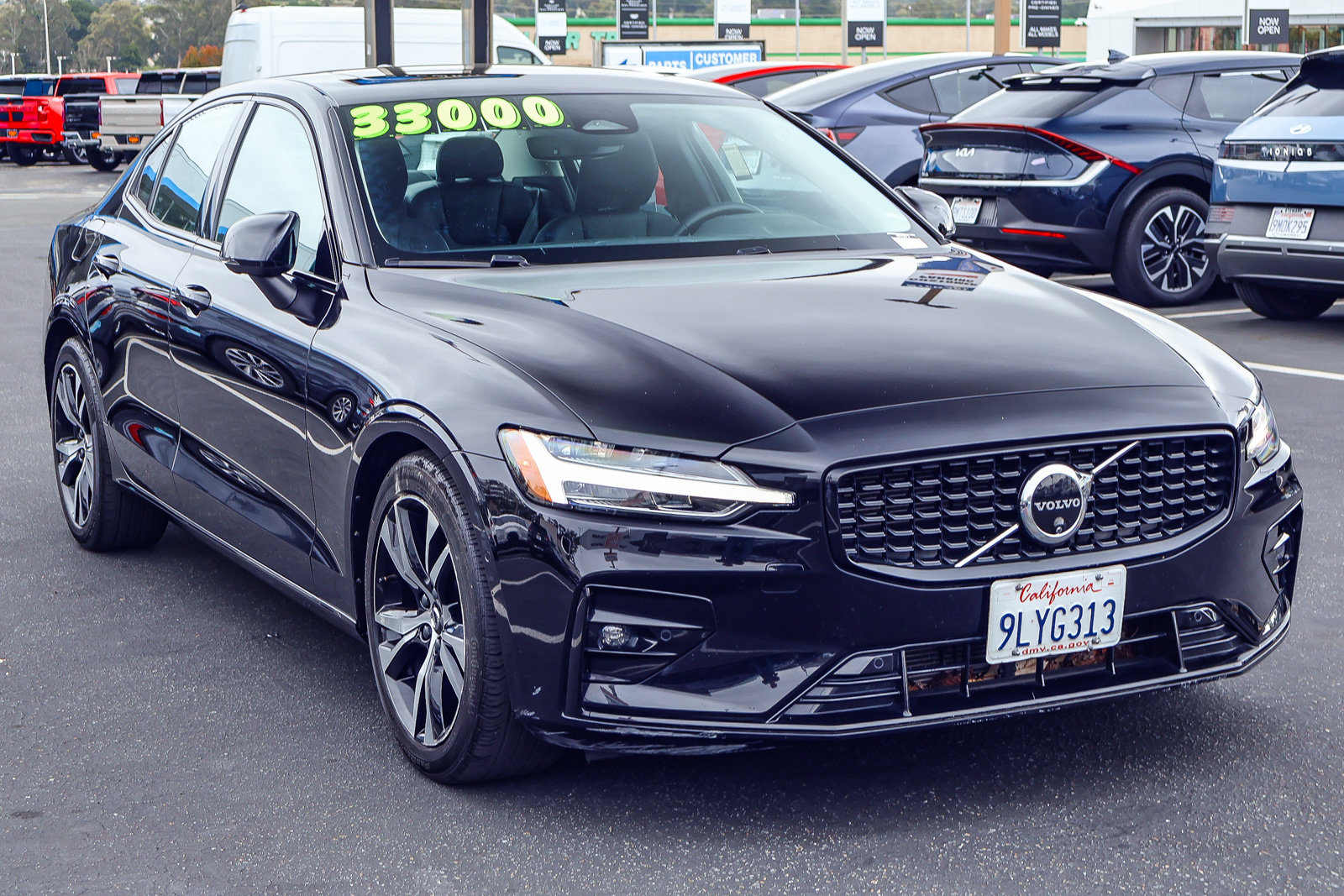 Used 2024 Volvo S60 B5 Plus AWD/4WD image 18