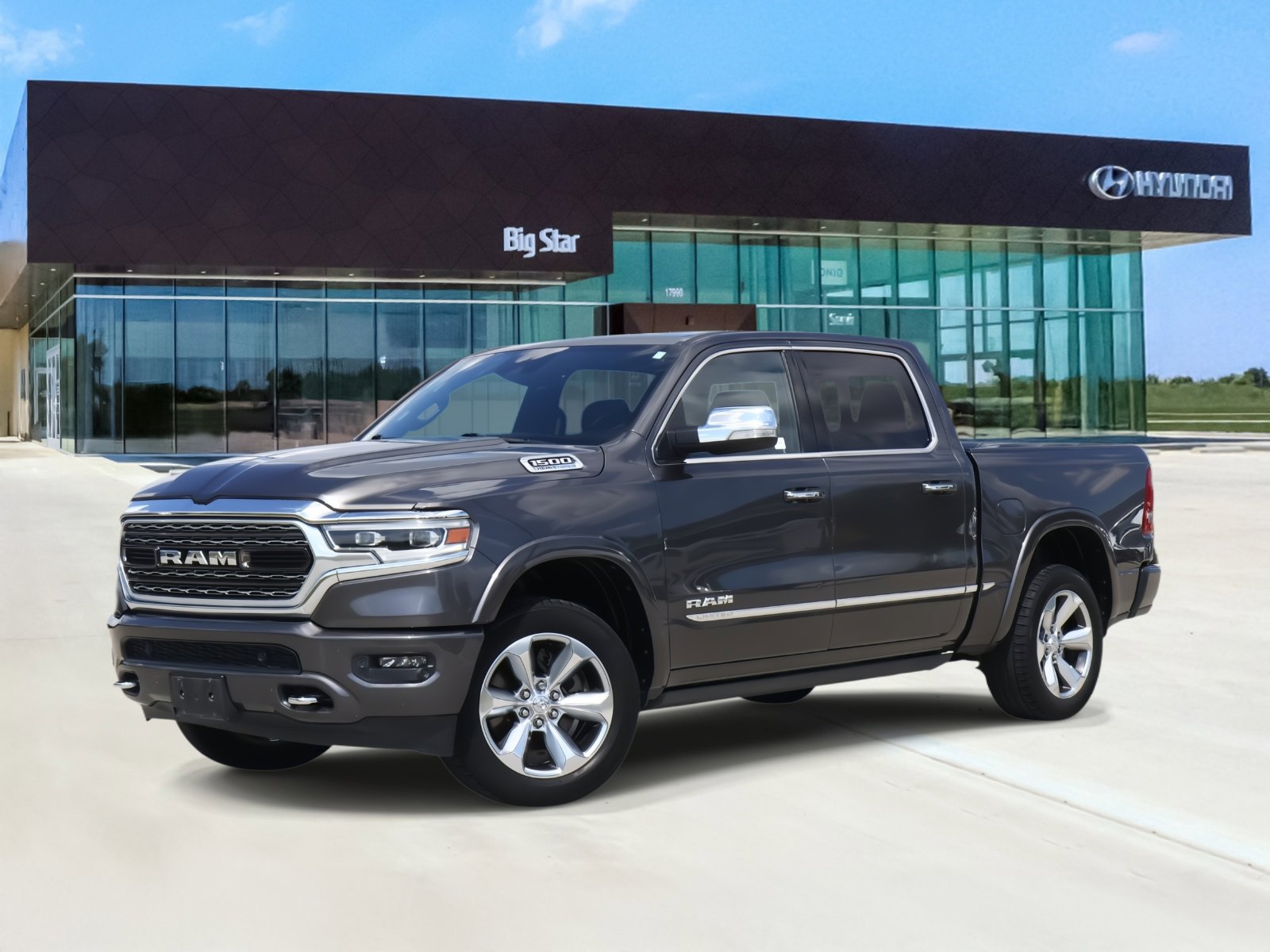 Used 2022 RAM 1500 Limited w/ Body Color Bumper Group