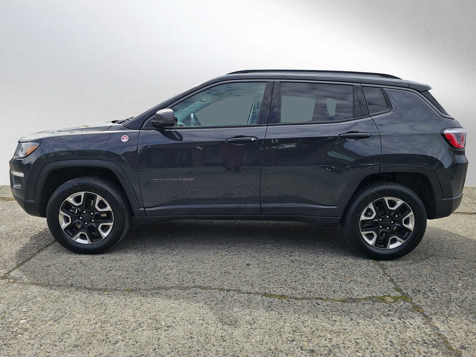 Used 2017 Jeep Compass Trailhawk w/ Leather Interior Group image 6