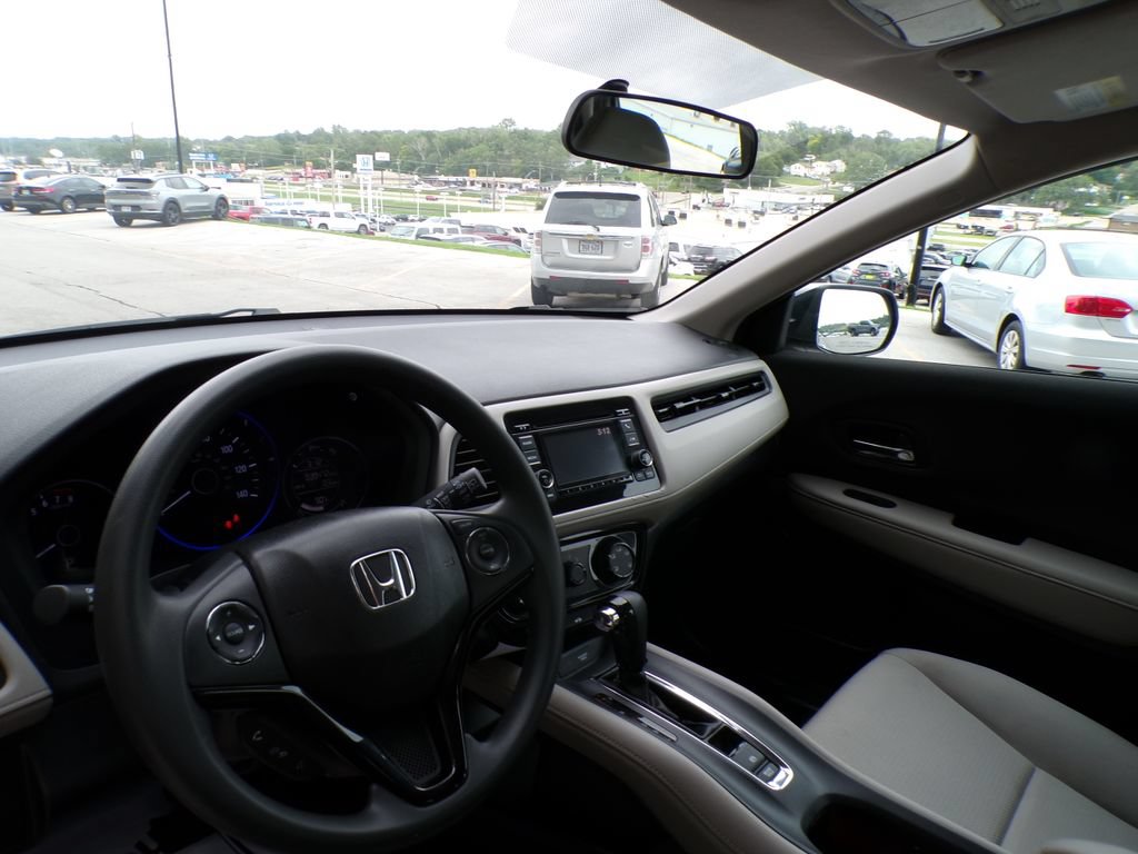 Used 2019 Honda HR-V LX image 9