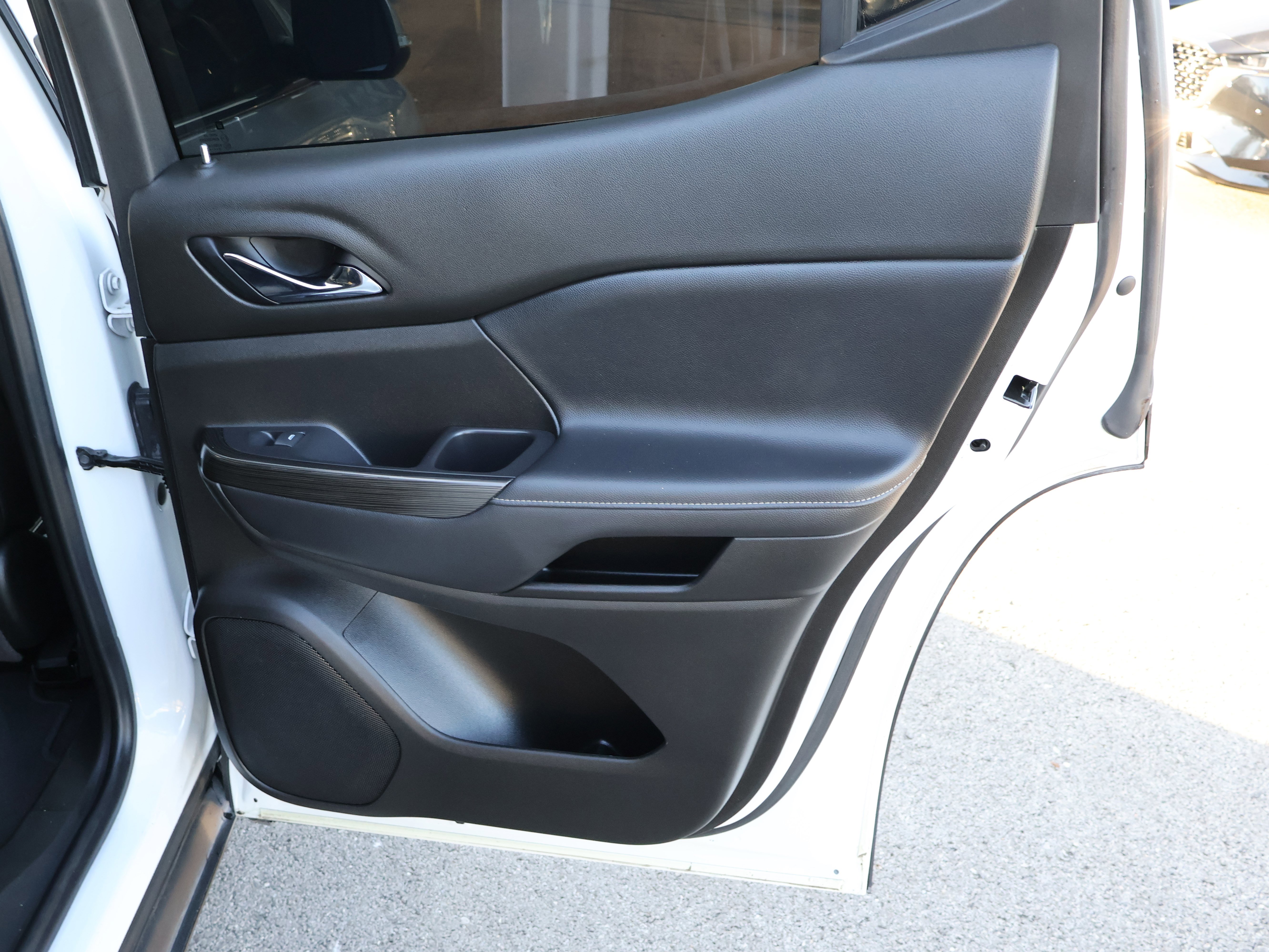 Used 2021 GMC Acadia SLT w/ Premium Package image 13