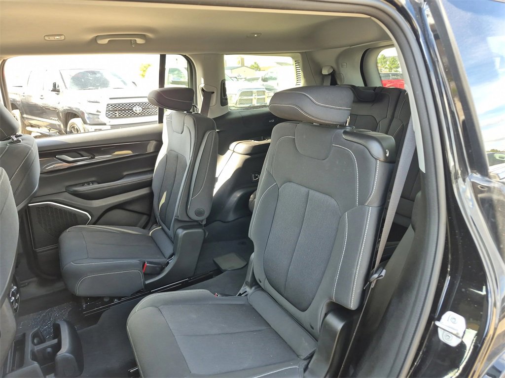 Used 2022 Jeep Grand Cherokee L Laredo w/ Luxury Tech Group I image 44