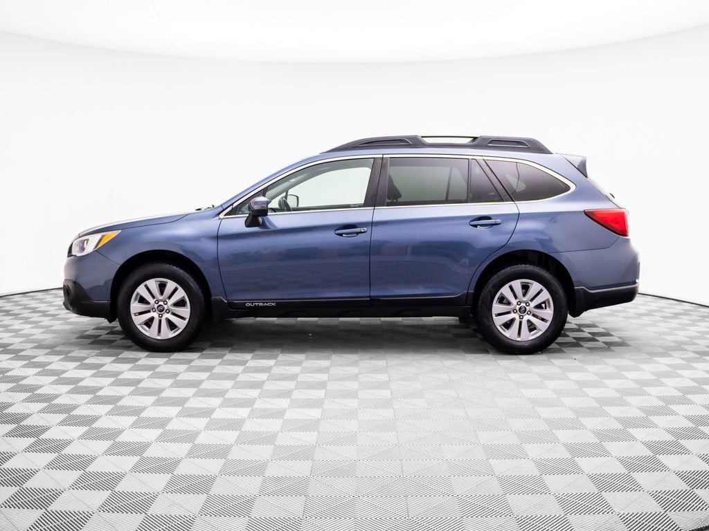 Used 2017 Subaru Outback 2.5i Premium AWD/4WD image 2