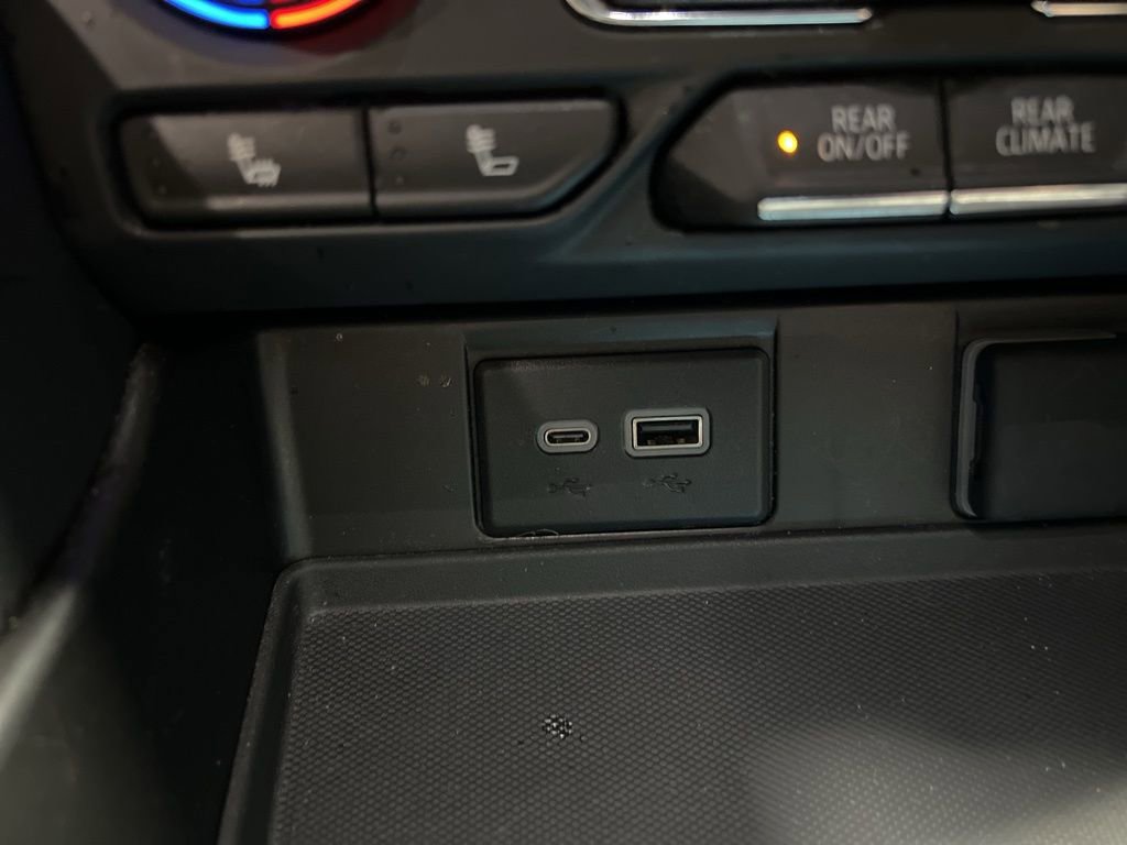 Used 2024 Chevrolet Suburban LT image 36