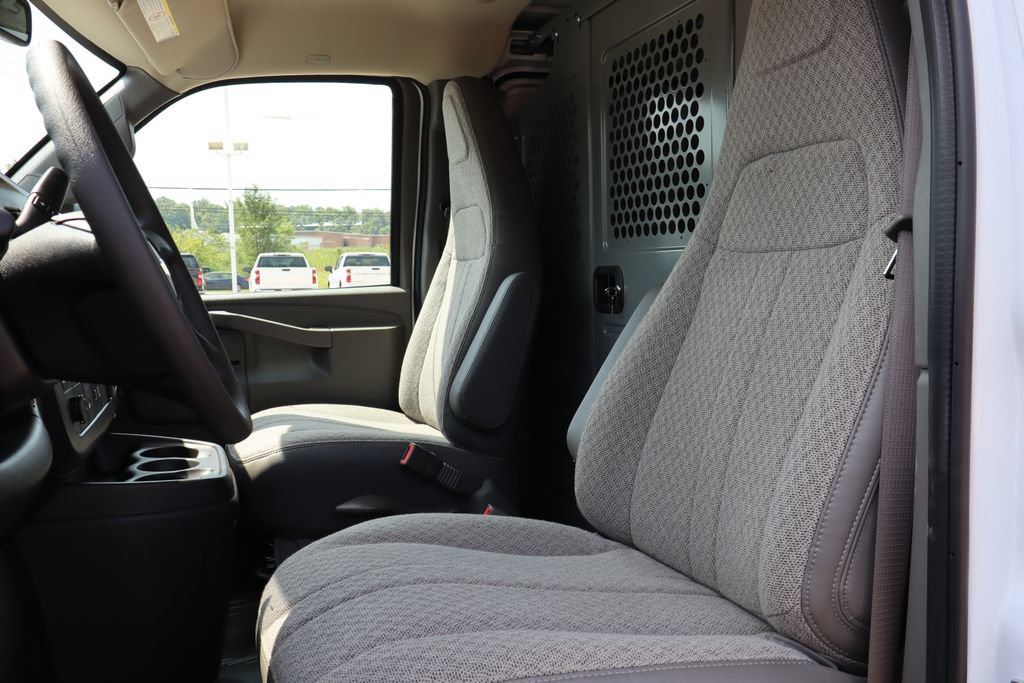 New 2025 Chevrolet Express 2500 w/ Driver Convenience Package RWD image 9