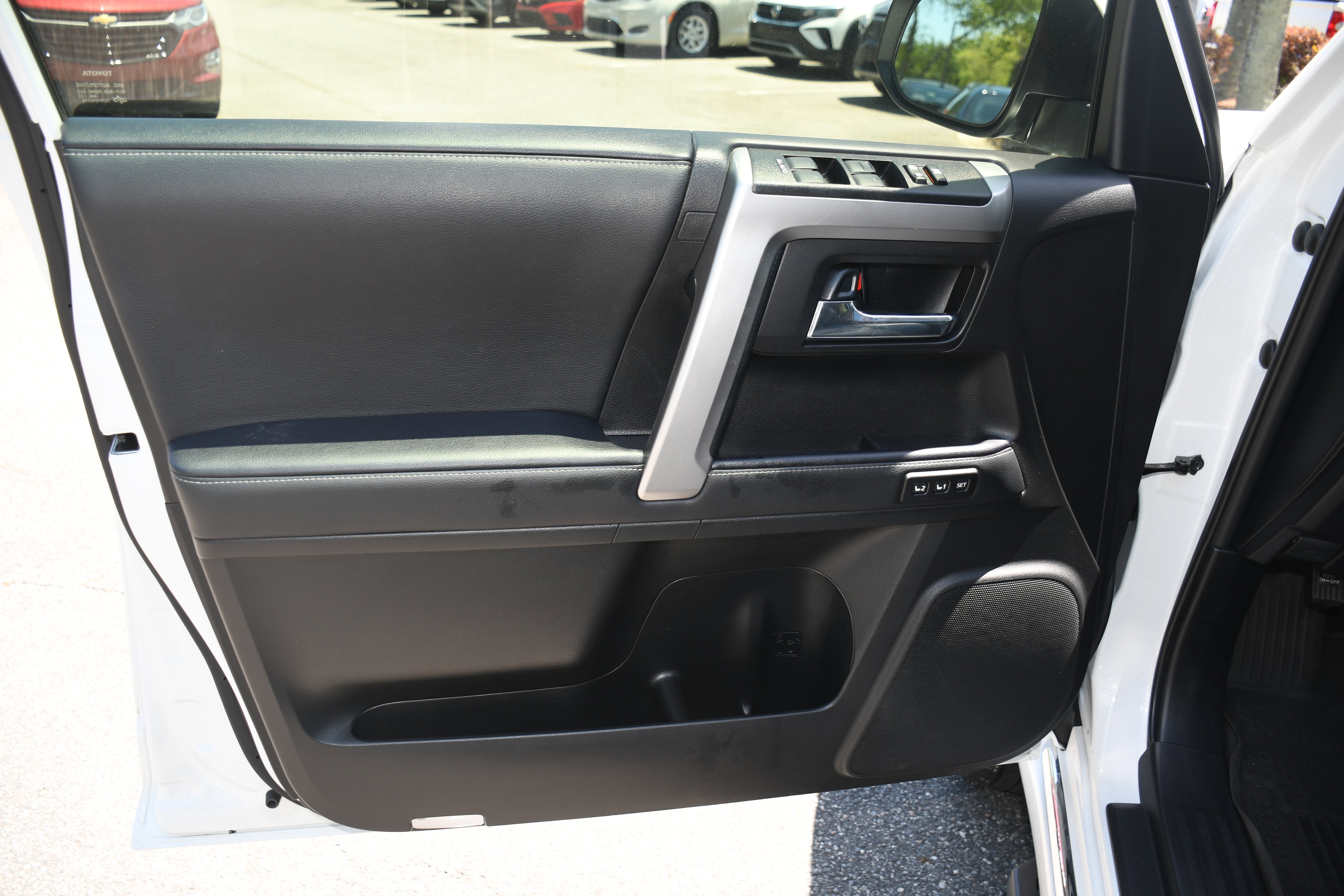Certified 2024 Toyota 4Runner Limited AWD/4WD image 9