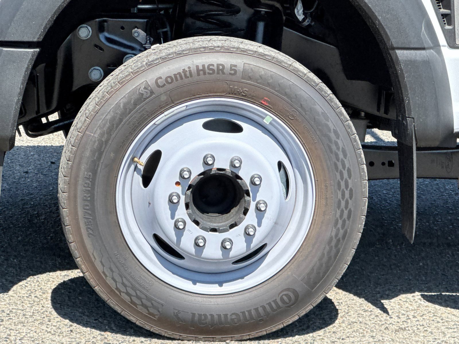 Used 2024 Ford F550 Luxury RWD image 26