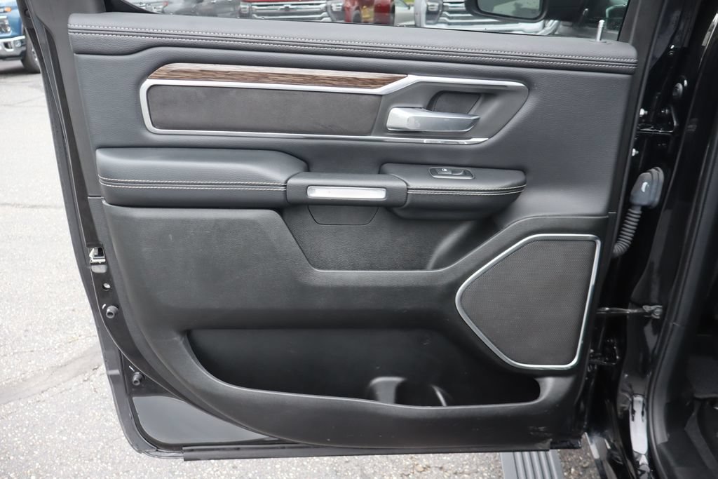 Used 2019 RAM 1500 Laramie AWD/4WD image 34