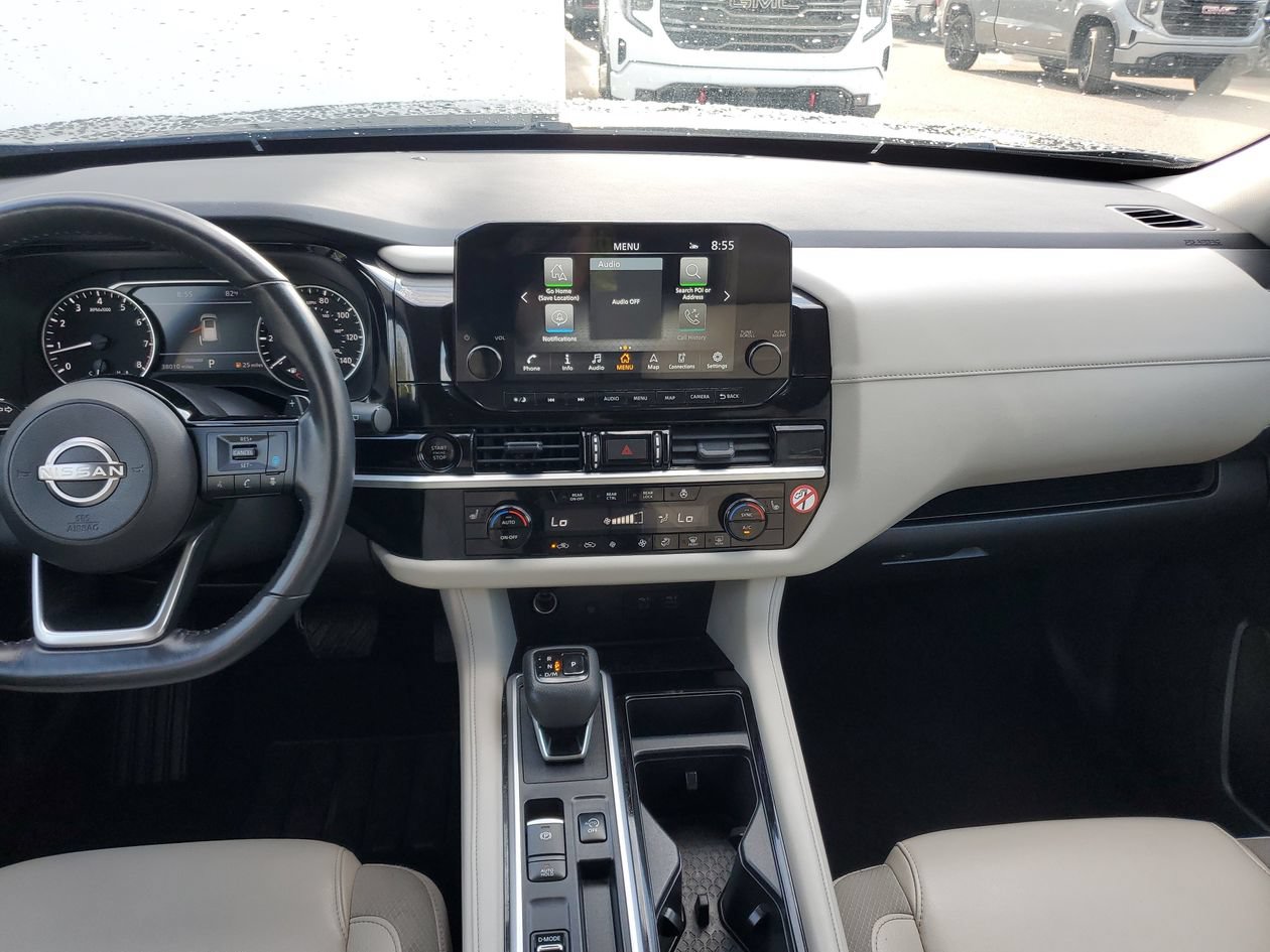 Used 2025 Nissan Pathfinder SL FWD image 13