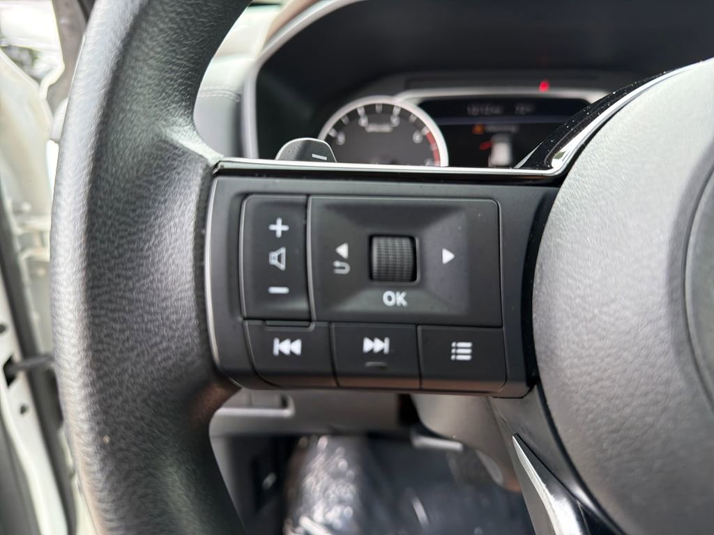 Used 2021 Nissan Rogue S FWD image 18