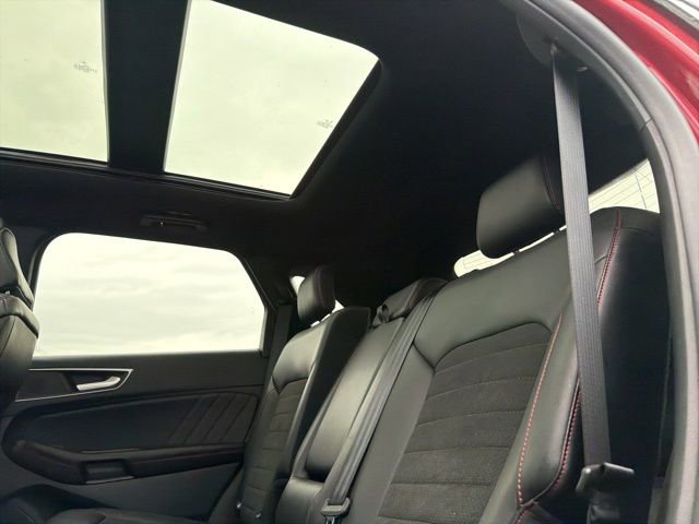 Used 2024 Ford Edge SEL AWD/4WD image 9