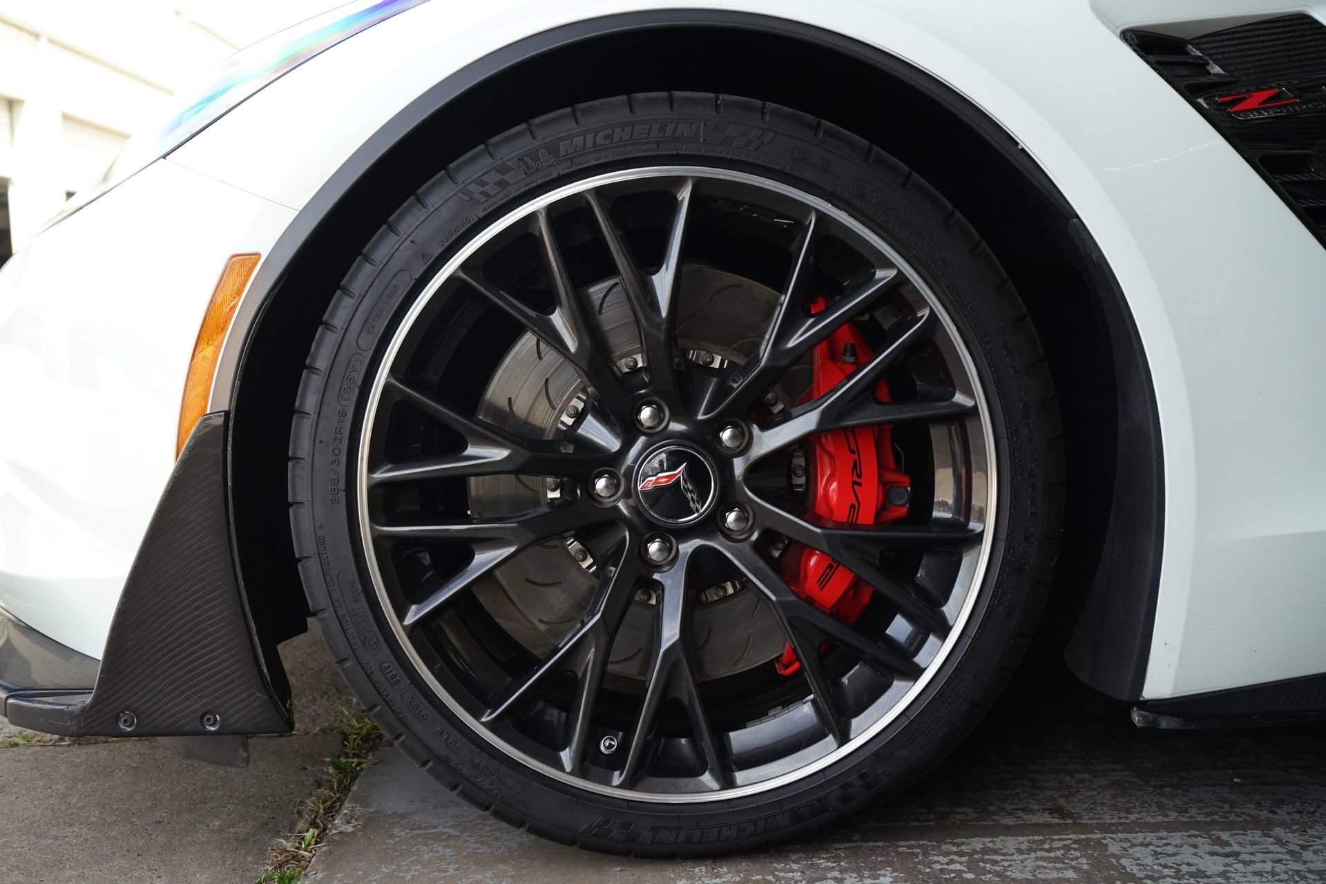 Used 2015 Chevrolet Corvette Z06 w/ 3LZ Preferred Equipment Group RWD image 32