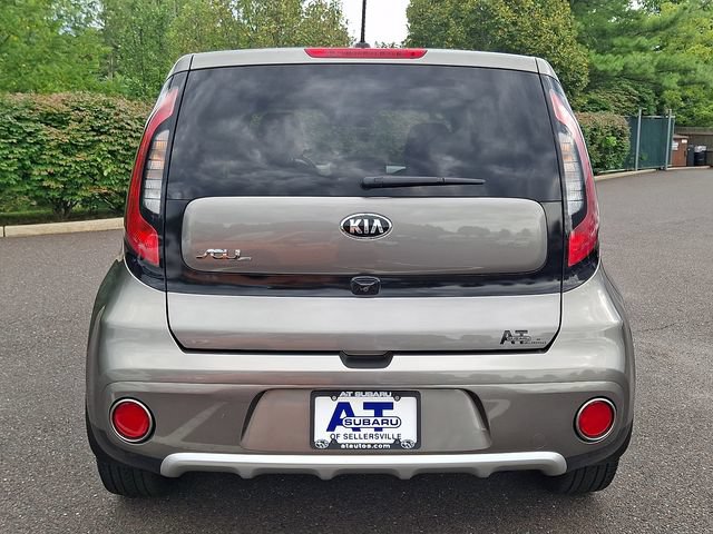 Used 2017 Kia Soul + FWD image 5