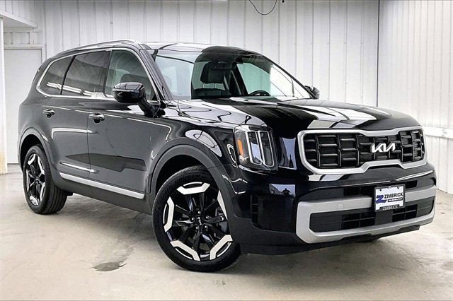 Used 2023 Kia Telluride S w/ S Sunroof Package