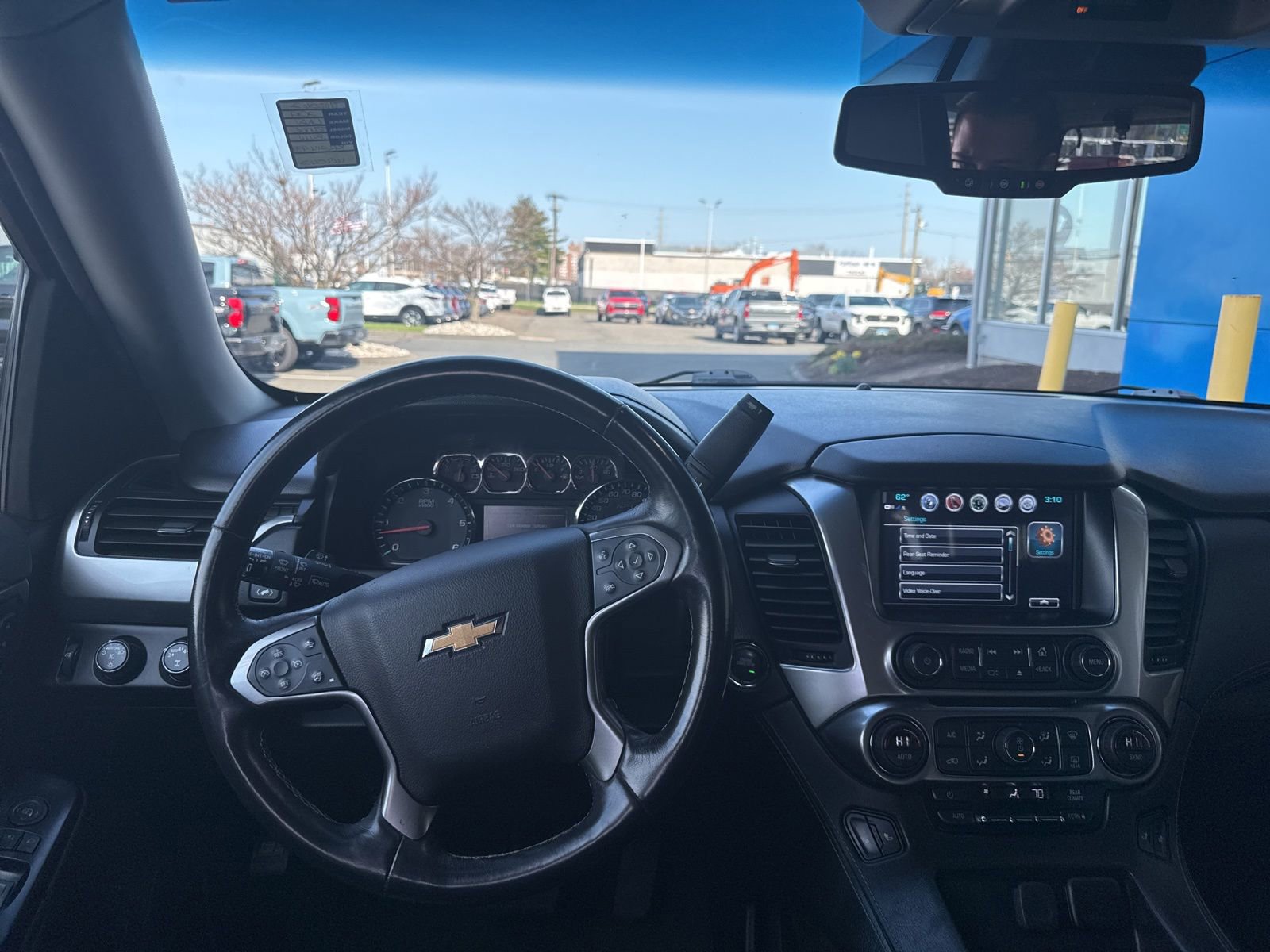 Used 2019 Chevrolet Tahoe LT w/ LT Signature Package image 2