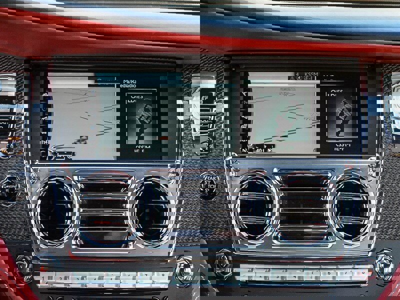 Used 2019 Rolls-Royce Dawn image 23