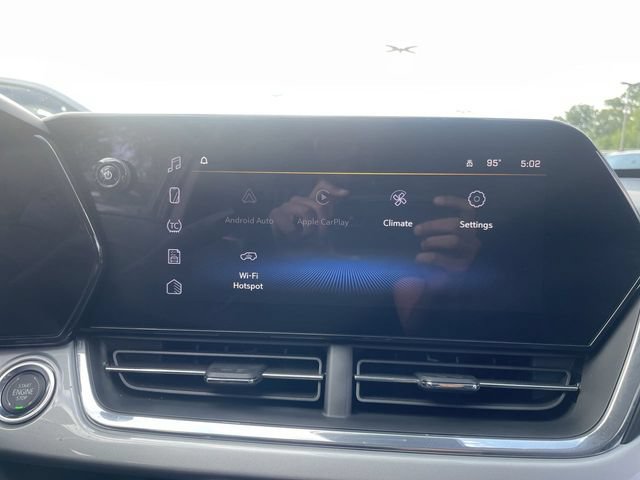 Used 2025 Chevrolet Trax LT w/ Driver Confidence Package FWD image 16