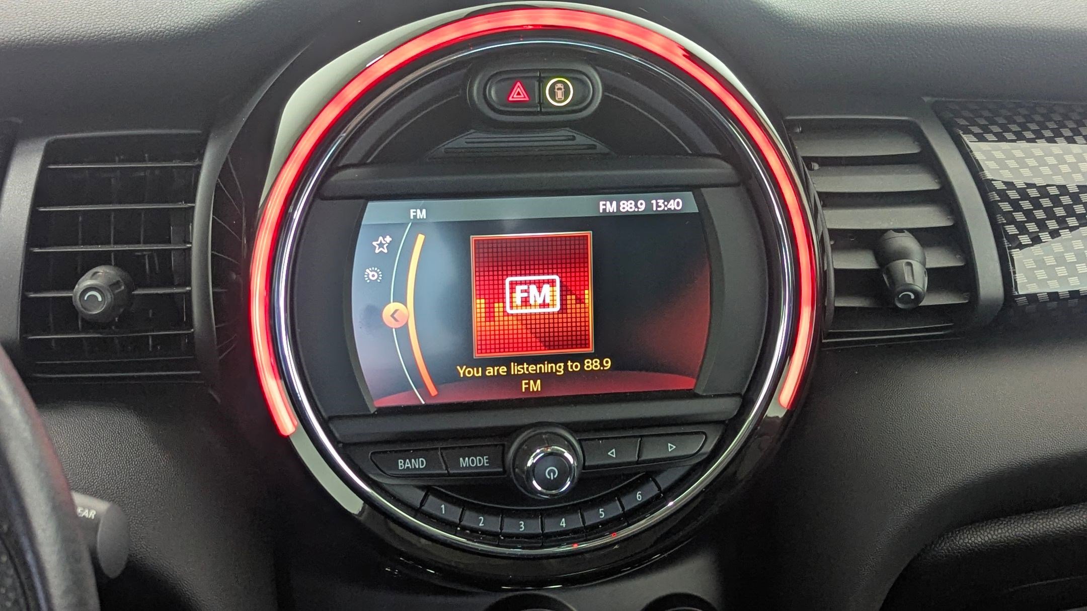 Used 2020 MINI Cooper S image 25