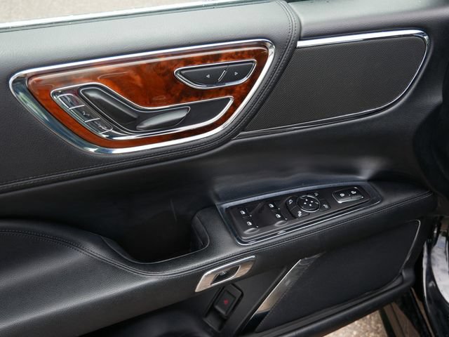 Used 2017 Lincoln Continental Select FWD image 15