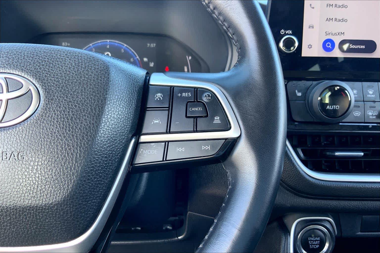 Used 2025 Toyota Grand Highlander AWD image 24