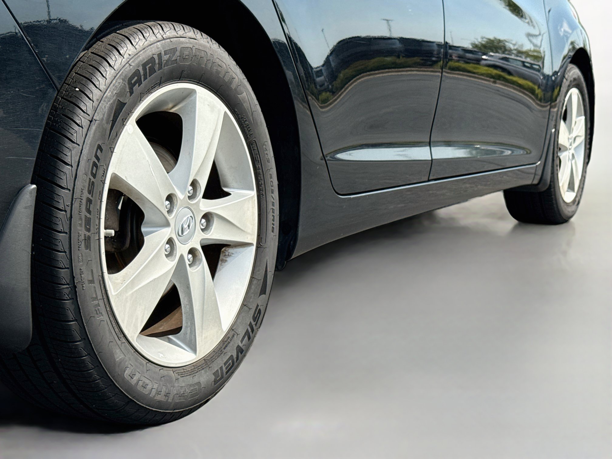Used 2013 Hyundai Elantra GLS w/ Preferred Pkg FWD image 9