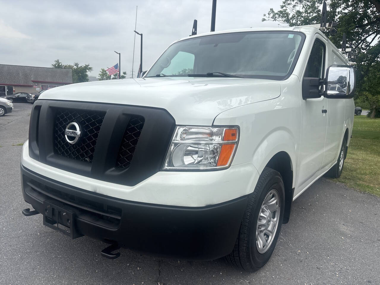 Used 2021 Nissan NV 2500 SV RWD image 1