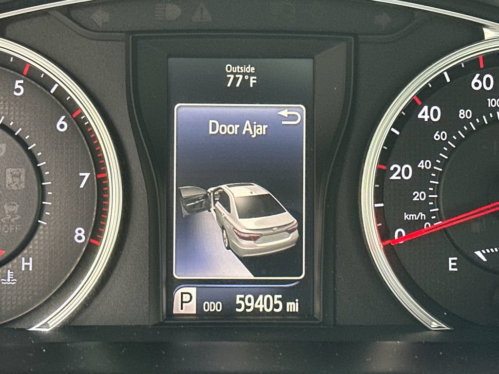 Used 2017 Toyota Camry SE FWD image 13