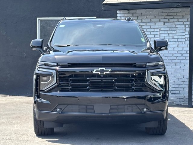 Used 2025 Chevrolet Suburban RST w/ Comfort Package AWD/4WD image 2