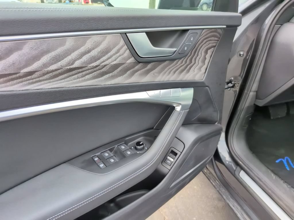 Used 2025 Audi A6 Premium Plus w/ Premium Plus Package AWD/4WD image 17