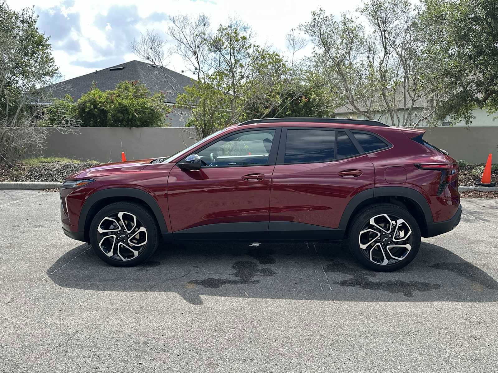 Certified 2025 Chevrolet Trax RS w/ Driver Confidence Package FWD image 4