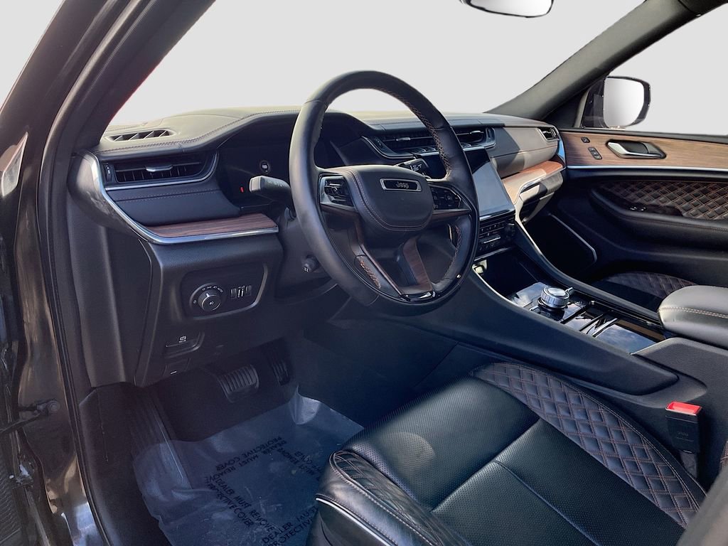 Used 2023 Jeep Grand Cherokee Summit image 9
