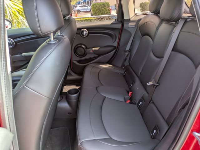 Used 2022 MINI Cooper 4-Door Hardtop w/ Storage Package FWD image 10